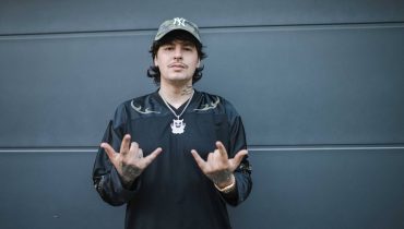 White 2115 umie się bawić. „Ro****ny hotel i trzy butelki — apartament prezydencki”