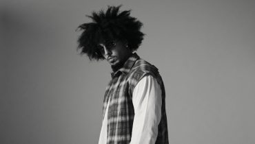 Bracia robią karierę w NBA. Jemu samemu nie wyszło, więc przerzucił się na rap