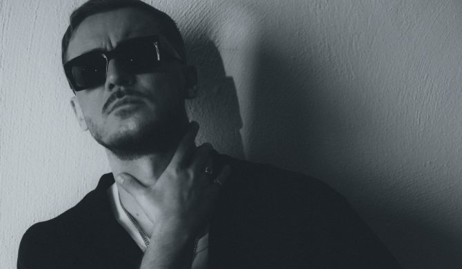 Pezet: „Ciężko wytłumaczyć ludziom, że te stare światy nowe nudzą”