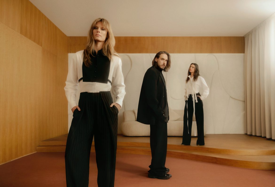 Premiera singla „SIOSTRY” zapowiadającego album „SIERPNIOWE” | PIETRUCHA | MIUOSH | PIETRUCHA