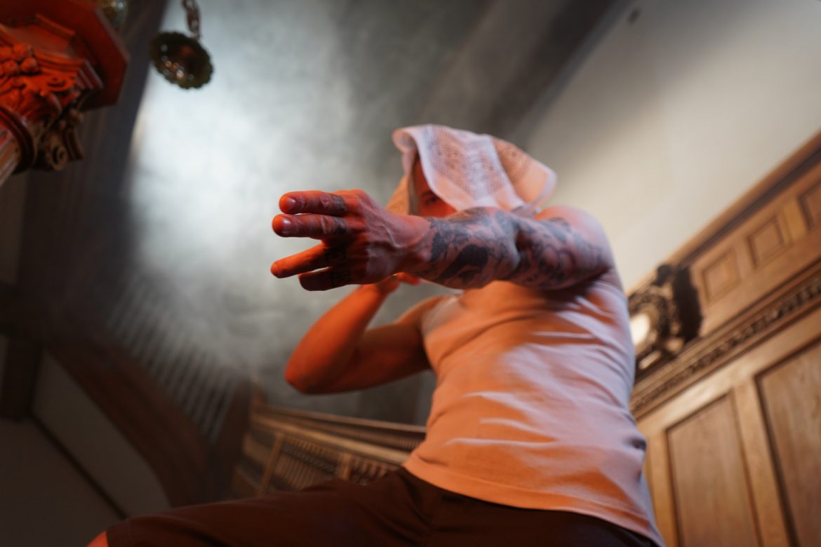 Profeat wrócił do Polski i opublikował nowy singiel