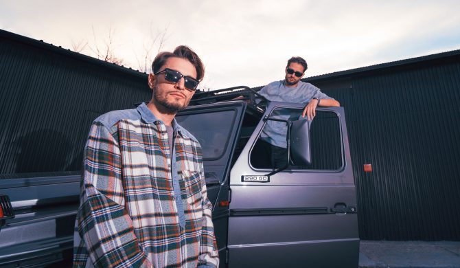 Dwa Sławy mówią: „To jest koniec”