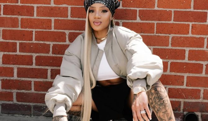 GloRilla sprzedaje koszulki z mugshotem tuż po aresztowaniu