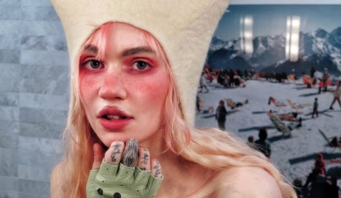 Grimes broni Selenę Gomez przed „szkolnym poziomem prześladowania”