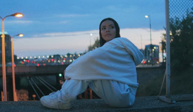 Lexy Chaplin wskrzesiła swoją karierę muzyczną