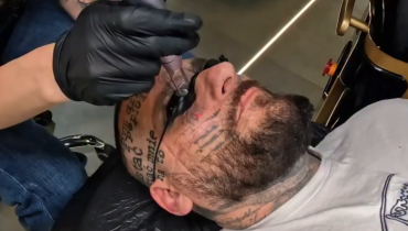 Popek usuwa tatuaże z twarzy – bolesna metamorfoza rapera