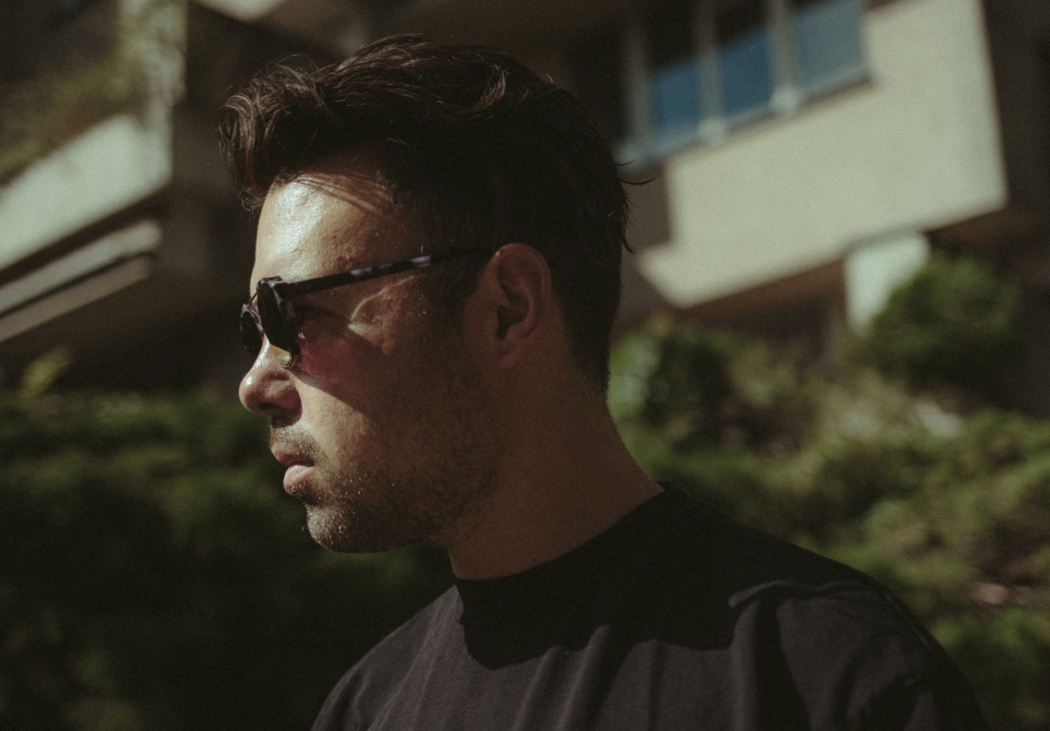 Steez83 po raz pierwszy stworzył pełną ścieżkę dźwiękową do filmu fabularnego. W pierwszym singlu Ralph Kaminski