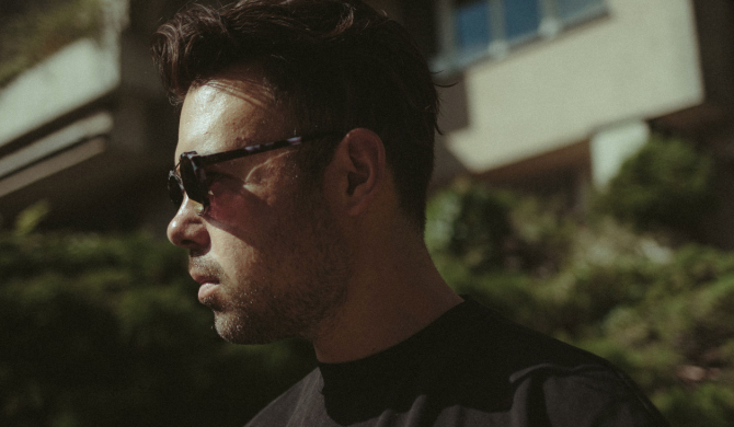 Steez83 po raz pierwszy stworzył pełną ścieżkę dźwiękową do filmu fabularnego. W pierwszym singlu Ralph Kaminski