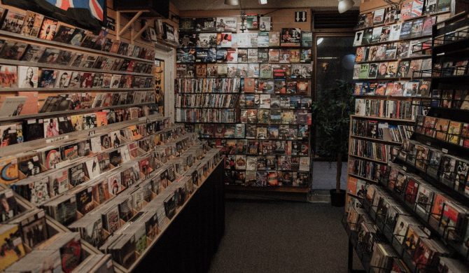 OLiS: tylko dwie nowości w czołowej dziesiątce. Jak radzi sobie nowy album Quebo?