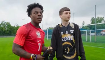 Mata spotkał się ze Speedem, zagrał z nim mecz i wręczył mu koszulkę. Twórca początkowo nie był zachwycony