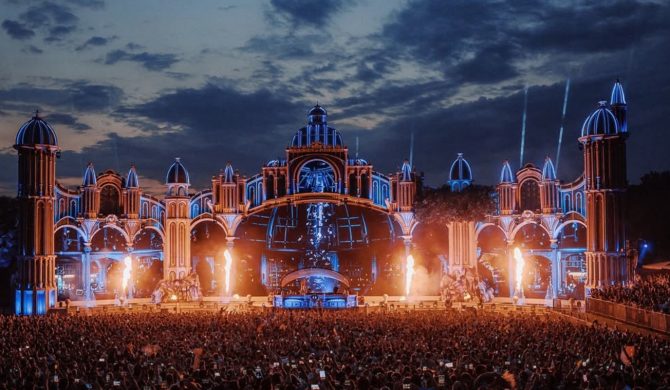 Metallica uratowała Tomorrowland 2025 po pożarze sceny. Jedna z głównych gwiazd imprezy dziękuje legendzie