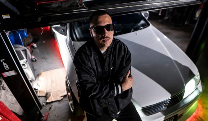 Świat szybkich samochodów i nocnych wyścigów w nowym klipie Aviego