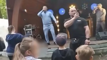 Bajorson i Dawid Obserwator „lecą Bailando” przed gromadką zdezorientowanych dzieci