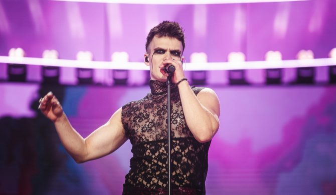 Dlaczego syn Krzysztofa Cugowskiego nie używa nazwiska swojego ojca? Chris tłumaczy swój dlaczego występuję pod pseudonimem