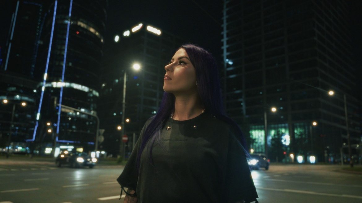 Efi: „Trzymaj się ode mnie jak najdalej”