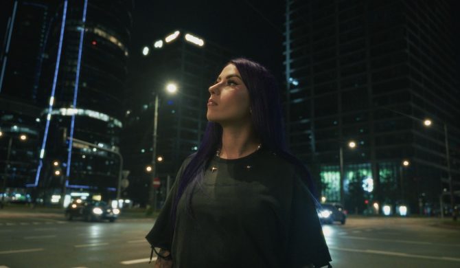 Efi: „Trzymaj się ode mnie jak najdalej”