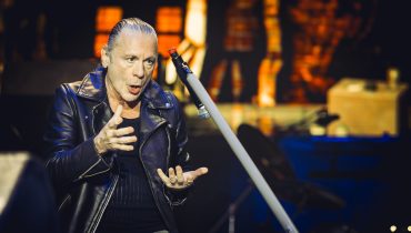 Bruce Dickinson zaśpiewał klasyk Judas Priest z ulicznym muzykiem