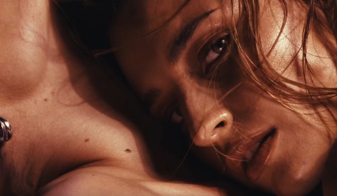 Julia Wieniawa z nowym singlem „Nie będziemy tęsknić”. Premiera płyty „Światłocienie” już we wrześniu