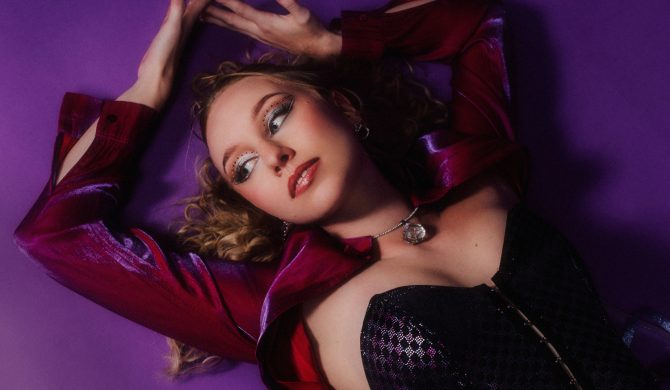 Pracował m.in. z Sokołem, Sariusem, Kukonem, Okim czy Smolastym. Teraz zmienia klimat