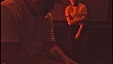 Numer Raz powraca z emocjonalnym singlem „NA ZAWSZE”