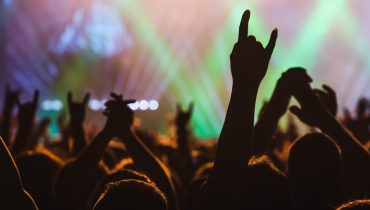 Nieco przebrzmiała gwiazda rocka naubliżała fance i kazała wywalić ją z koncertu