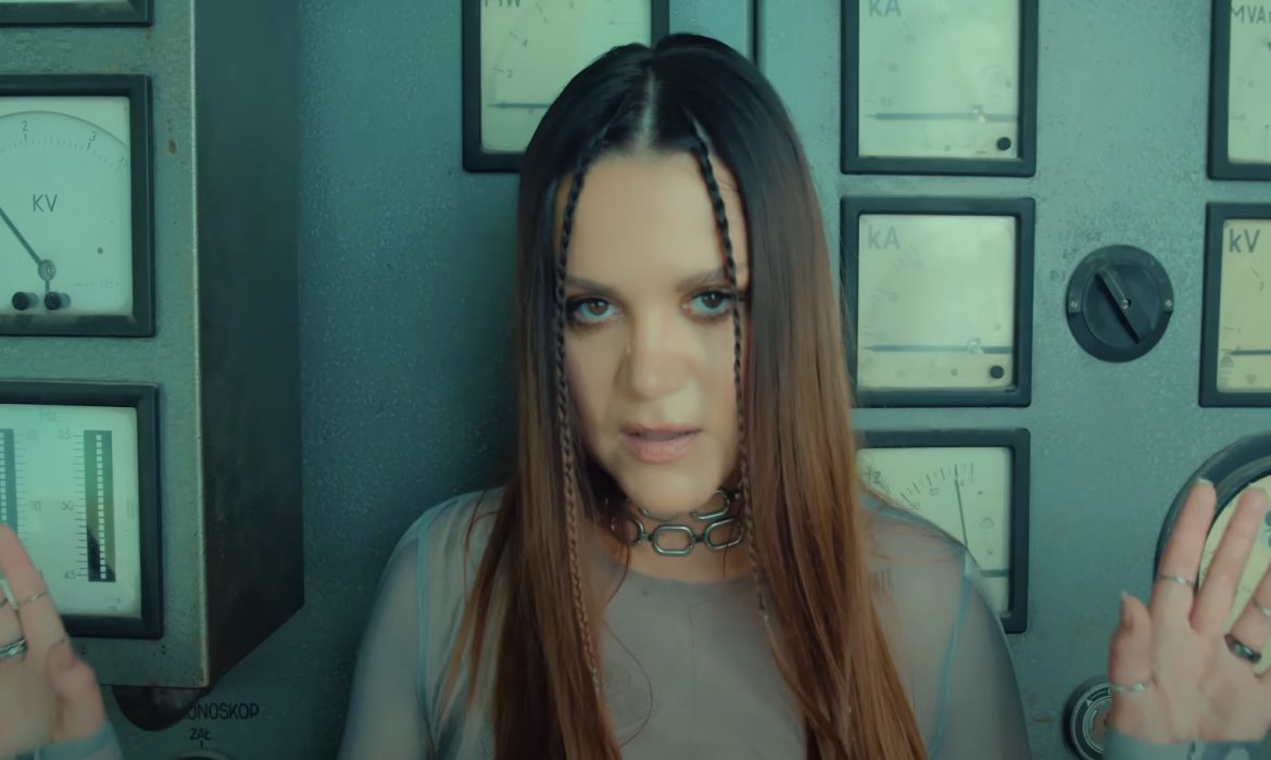 Wokalistka Blue Cafe rozstała się z mężem, a potem zdissowała go w piosence