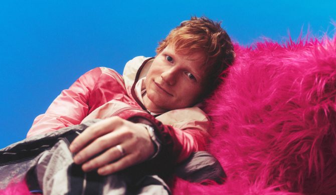 Phoebe Dynevor w nowym klipie Eda Sheerana