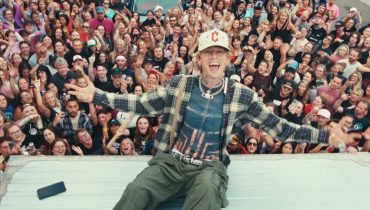 mgk zaprezentował nowy klip