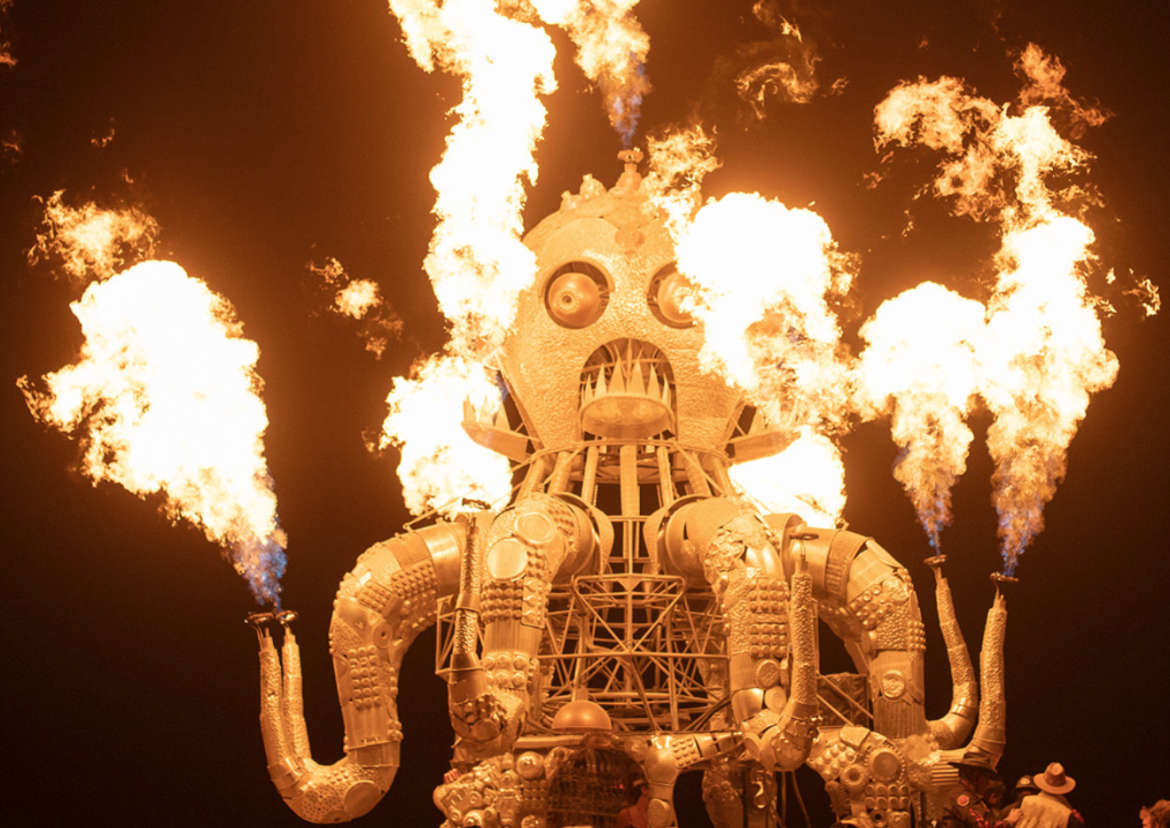 Tragiczny wypadek na festiwalu Burning Man. Ciało uczestnika znalezione w kałuży krwi