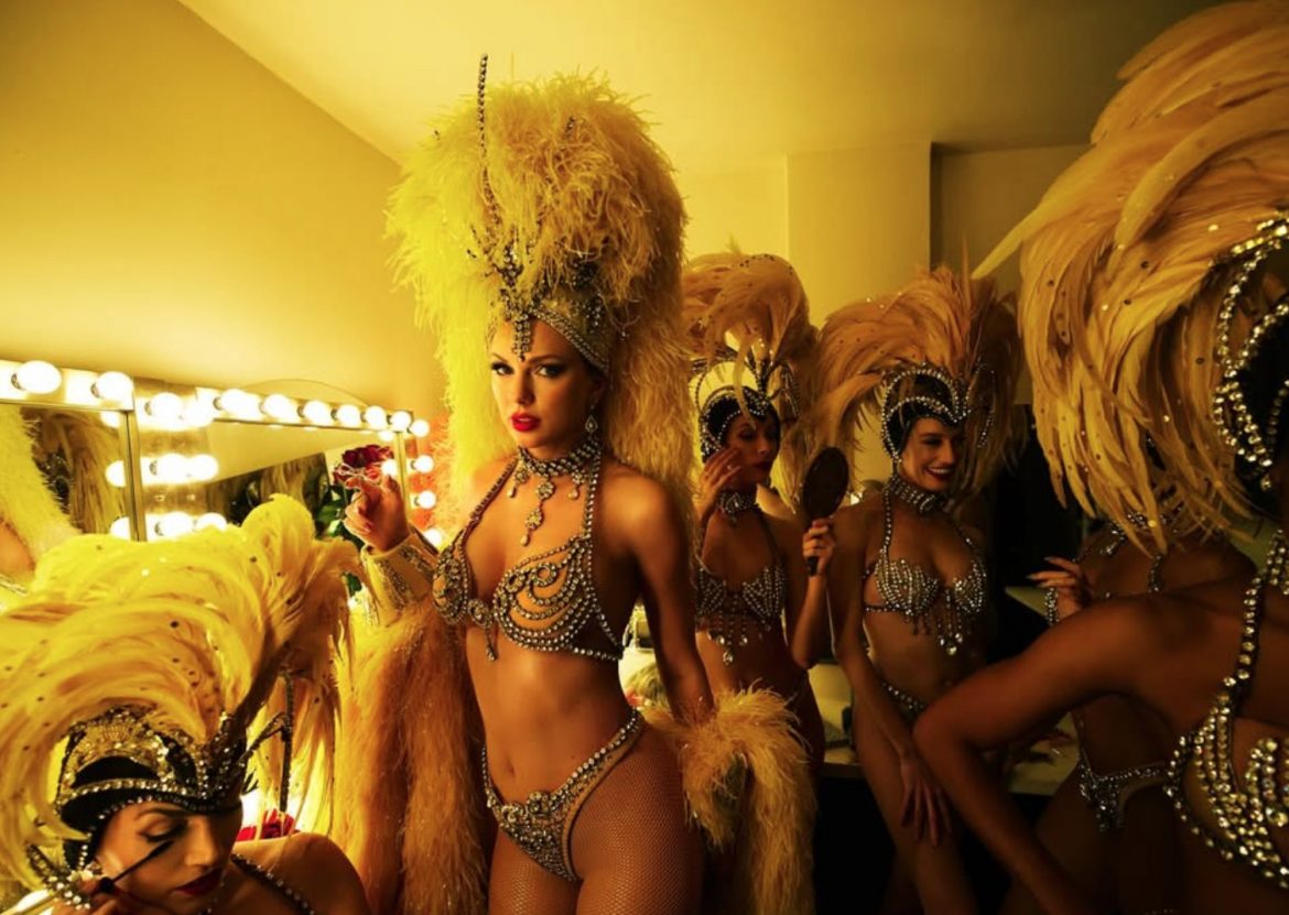 Taylor Swift zdobywa 15. numer jeden w USA z rekordową sprzedażą albumu „The Life Of A Showgirl”