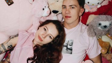 Young Leosia i Kacper Błonski, o tym kiedy najlepiej się zaręczyć. Leosia – od razu – Kacper – od razu to na pewno nie