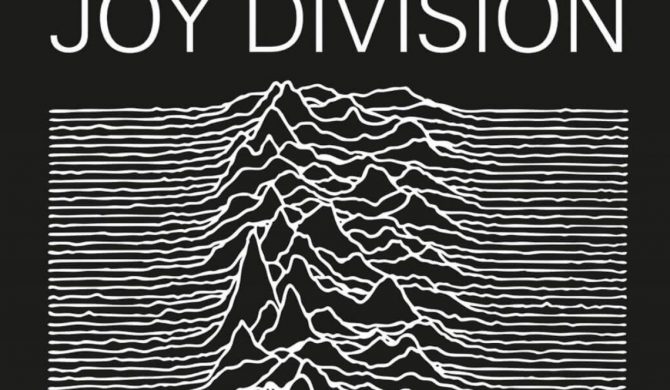 Australijski premier skrytykowany za „brak wyczucia” po założeniu koszulki Joy Division
