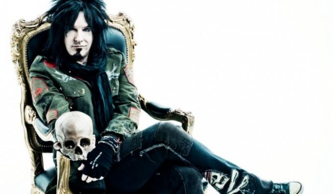 Basista Motley Crue zapowiada album i książkę