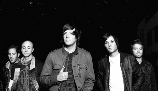 Wokalista Weezer na singlu Simple Plan