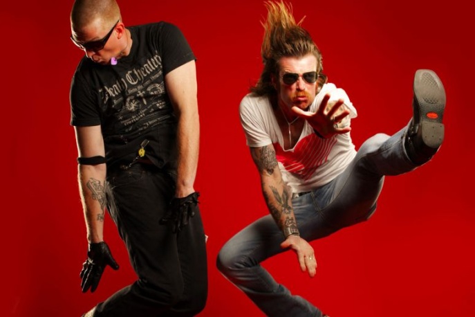 Lider Eagles Of Death Metal wyda solo