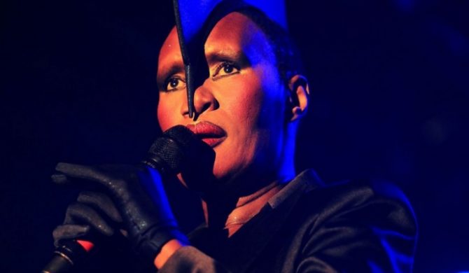 Grace Jones za Amy Winehouse