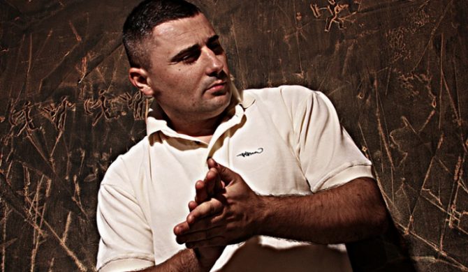 Pih wchodzi do studia