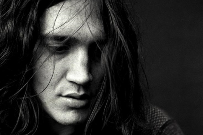 John Frusciante boi się o swoją rodzinę