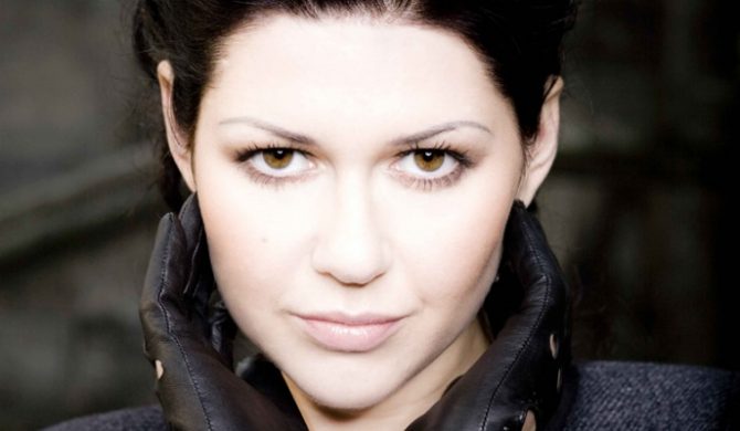 Iwona Węgrowska z nowym teledyskiem (Video)