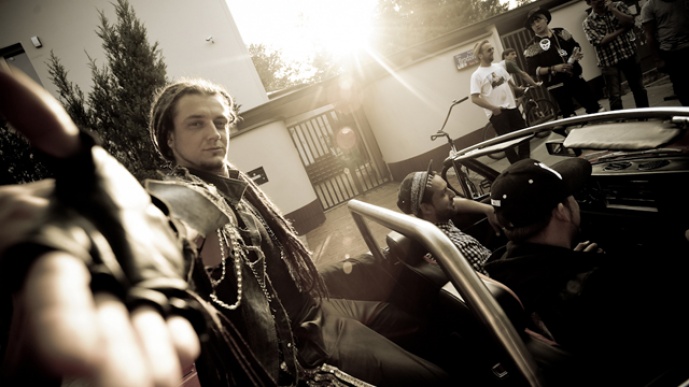 Afromental: Posłuchaj singla, zobacz making of i zdjęcia z klipu