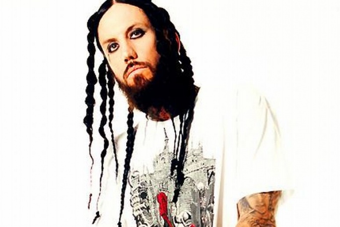 Były gitarzysta Korna działa na własną rękę