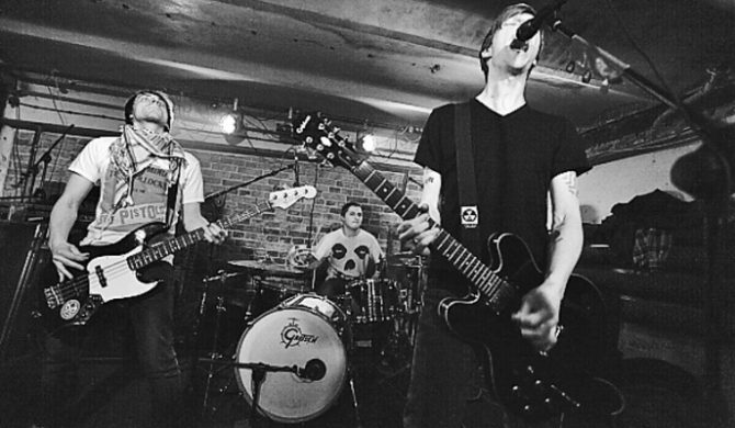 The Stubs supportem przed zespołem Mona