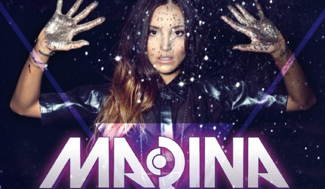 Marina i Video na Viva Comet