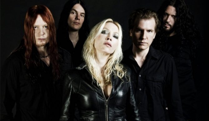 Arch Enemy rozstali się z gitarzystą