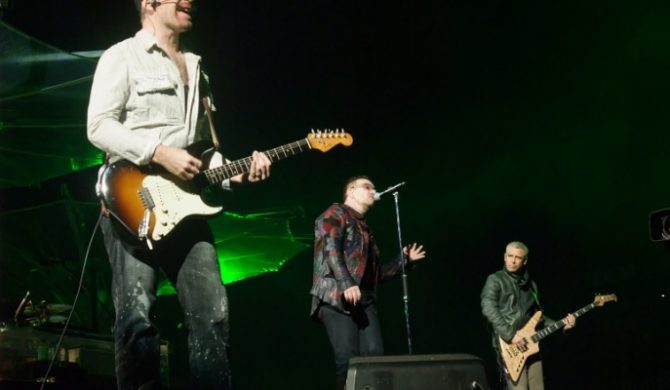 U2 chce zarejestrować flagę!