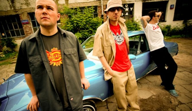 Posłuchaj niepublikowanego utworu 2cztery7