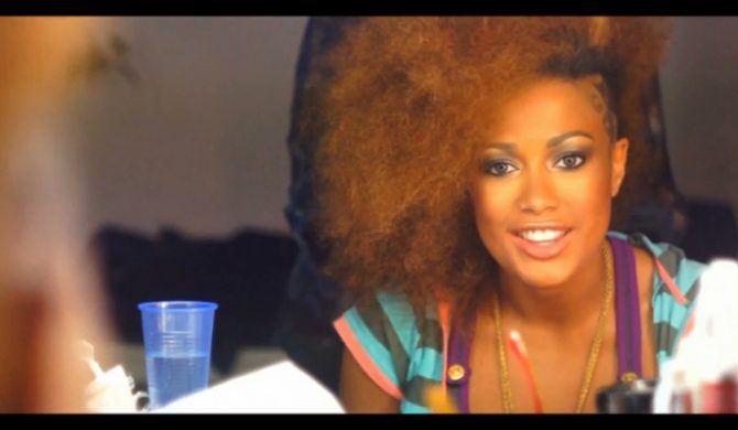 Patricia Kazadi prowadzi videobloga