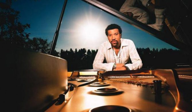 50 Cent i Snoop Uwielbiają Lionela Richiego