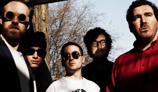 Posłuchaj płyty Hot Chip