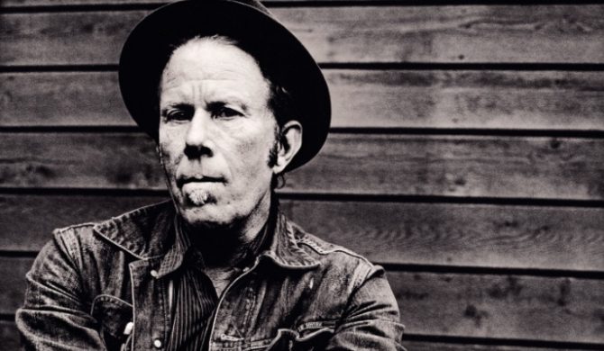 Nowy teledysk Toma Waitsa – video